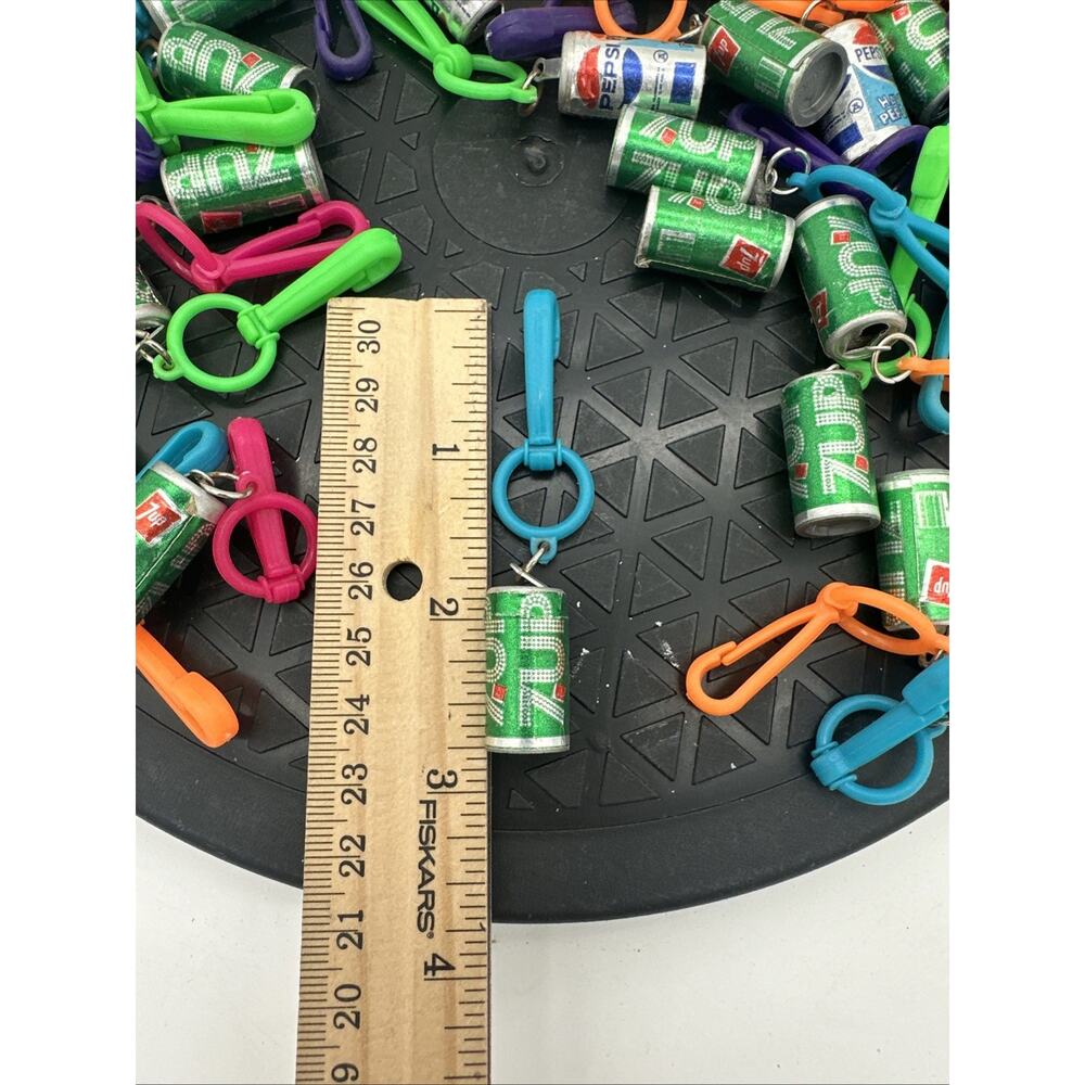 Lot Of 40 Rare VTG 80's 7 Up Pepsi Clip On Charm for Plastic Charms Necklace - Picture 3 of 3